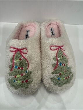 Moodpop Christmas Tree Fuzzy Slip-On Slippers - Cream & Pink Bow size M 7-8